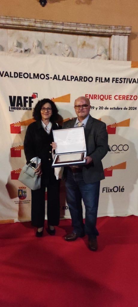 Juan Antonio Moreno recibe un reconocimiento a su trayectoria profesional en el VAFF